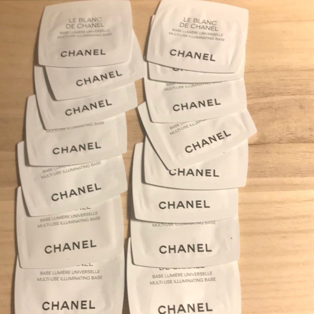 New! 15 single sample packets of Chanel Le Blanc De Chanel